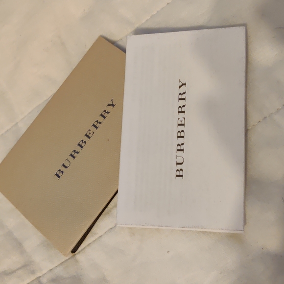 Burberry Northfield Smoke Check Plum Tote - Picture 4 of 17